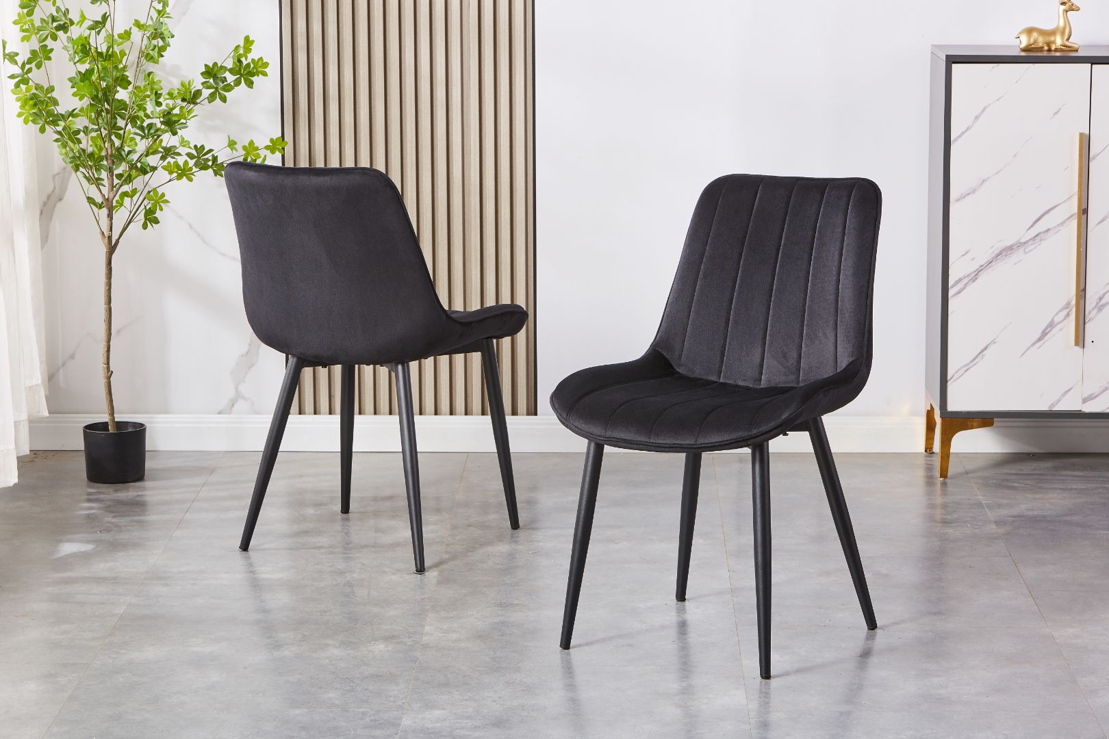 Elara Upholstered Side Chair/ Dining Chair (Set of 4) - Velvet Chair w/ Black Legs